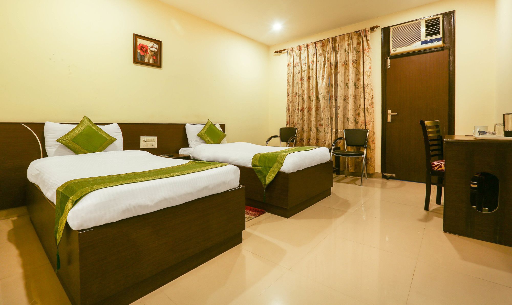 Hotel Treebo Trend Gk Conifer Dharamsala Zewnętrze zdjęcie