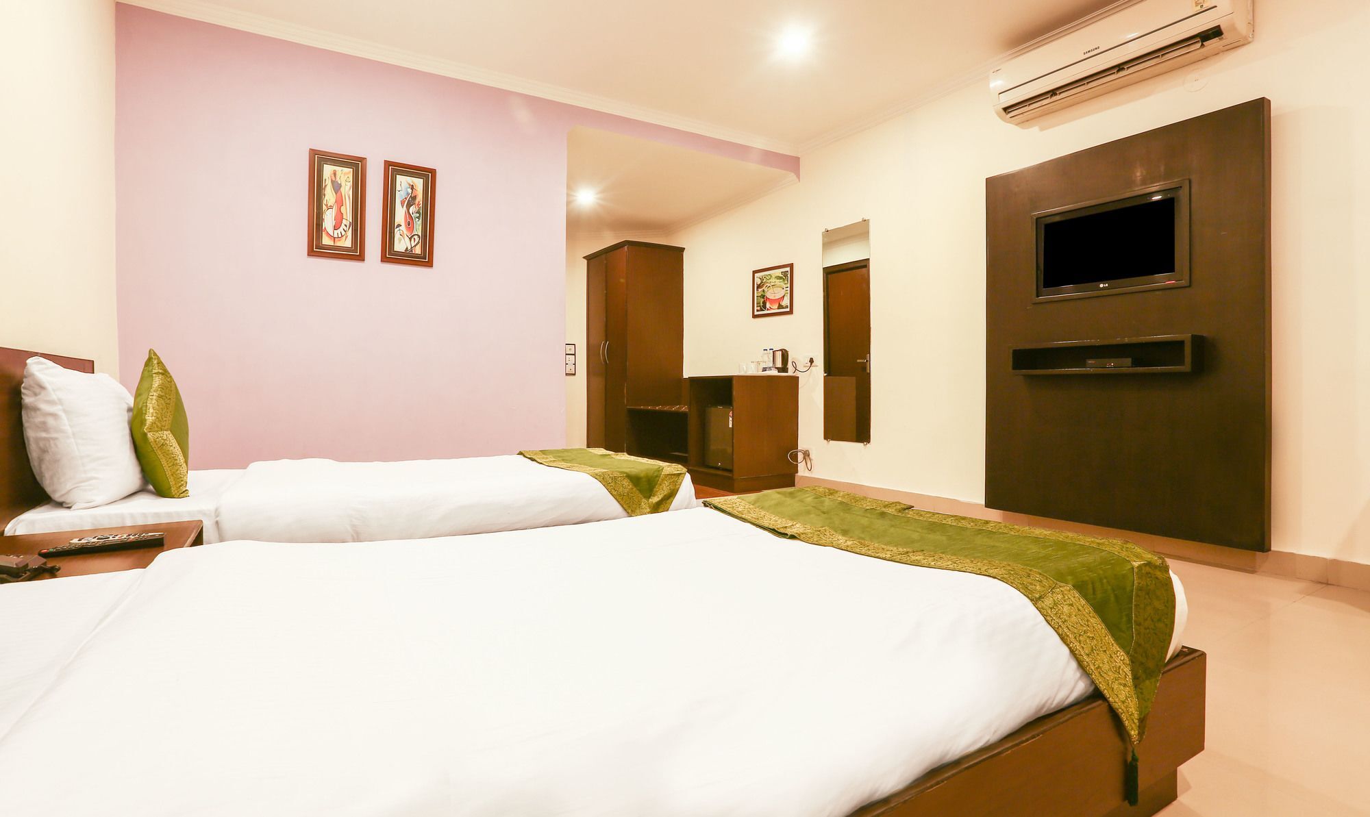 Hotel Treebo Trend Gk Conifer Dharamsala Zewnętrze zdjęcie