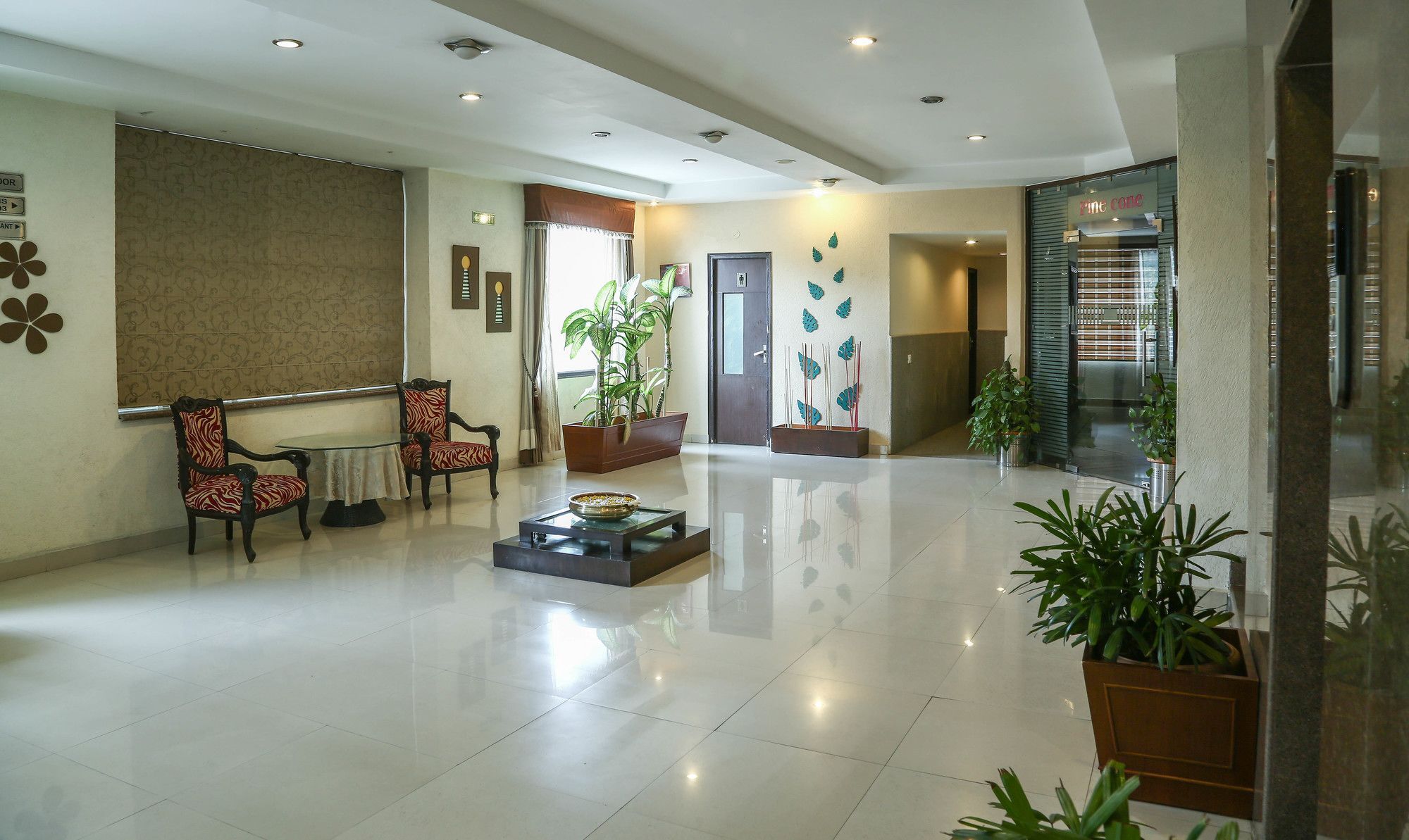 Hotel Treebo Trend Gk Conifer Dharamsala Zewnętrze zdjęcie