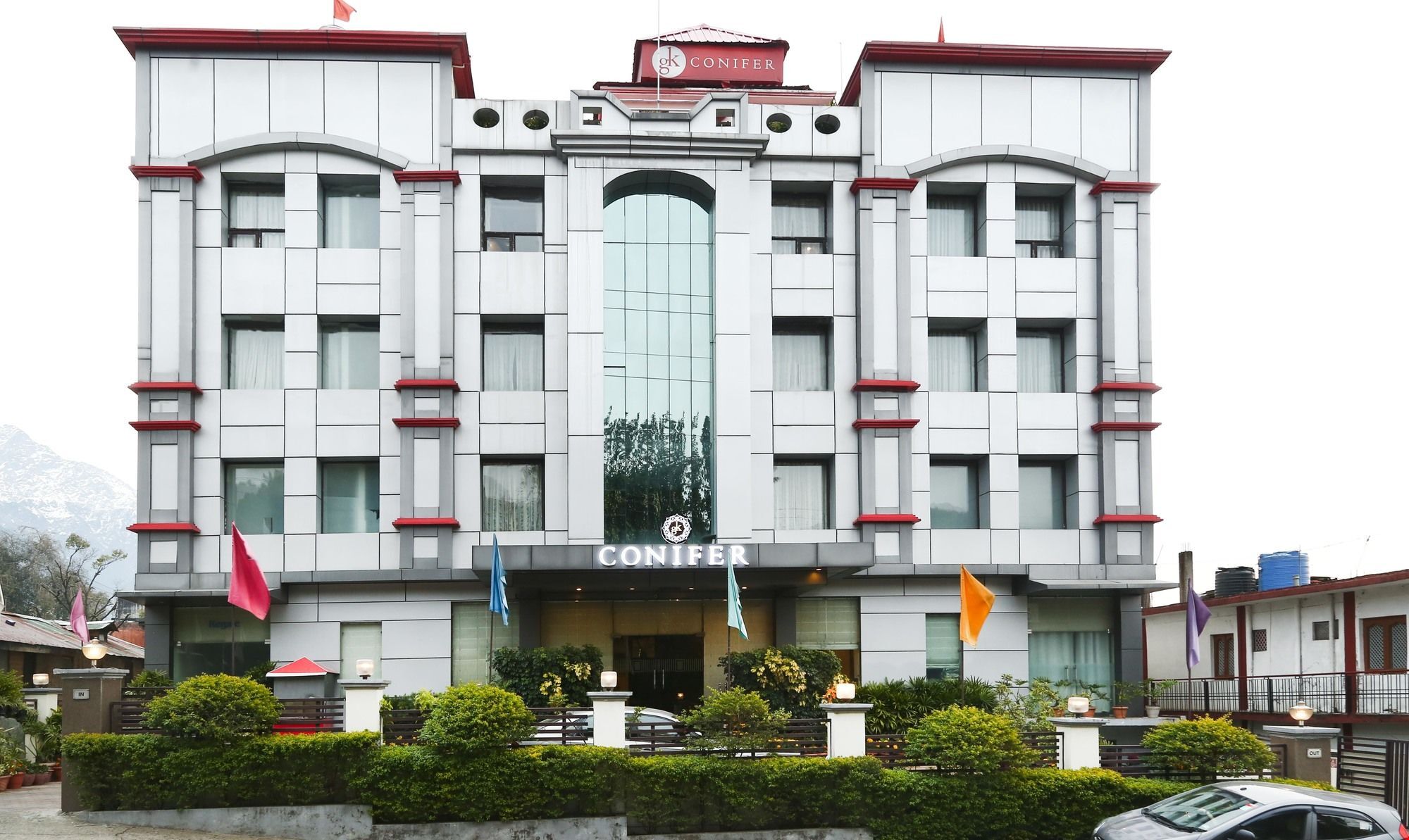 Hotel Treebo Trend Gk Conifer Dharamsala Zewnętrze zdjęcie